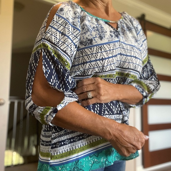 By & By Casual Blouse w/ gold bar accent - Picture 3 of 6